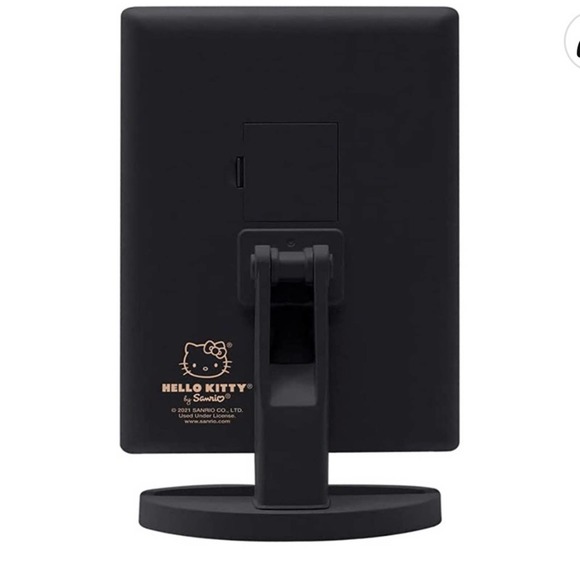 HELLO KITTY TRIFOLD LED TRI-TONE MAKEUP MIRROR WITH MAGNIFICATION - Picture 3 of 4